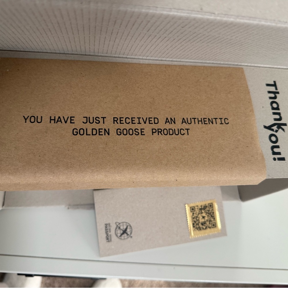 Golden Goose Sneakers with box - Picture 9 of 10